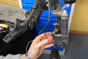 ремонт амортизатора в электросамокате до